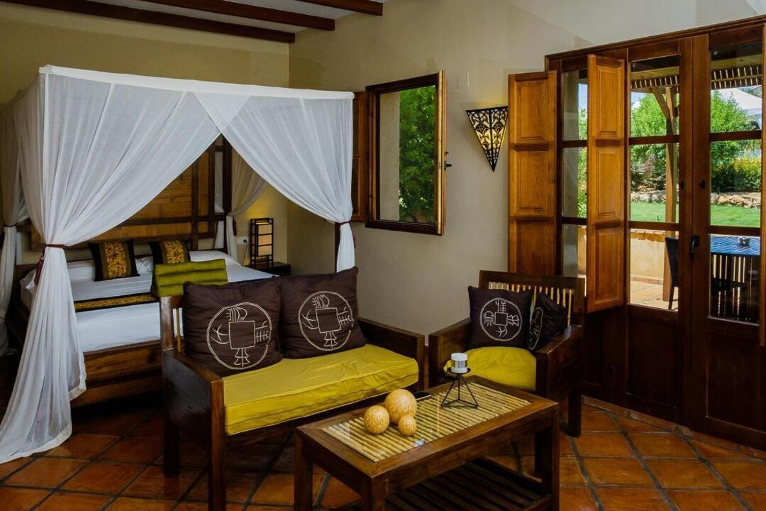 Masia Durba Hotel Castellnovo ภายนอก รูปภาพ