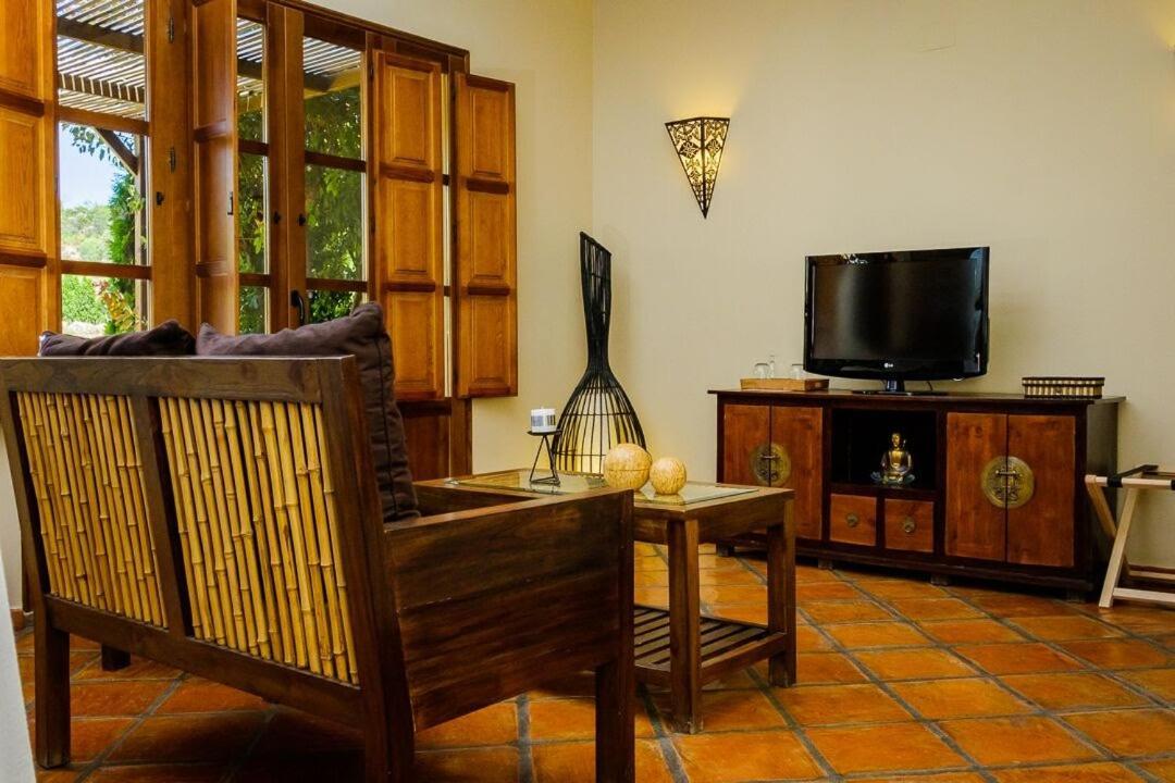 Masia Durba Hotel Castellnovo ภายนอก รูปภาพ